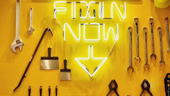 Sign Repair Company Near Me | Vinyl, LED & Neon Signs